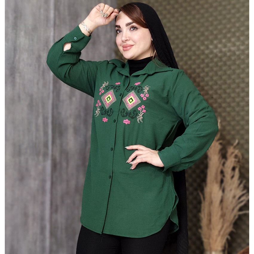 مانتو گلدوزی‌شده با طرح سنتی
