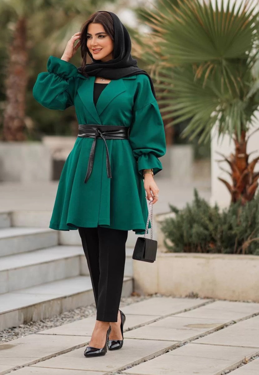 مانتو کمربنددار دو دکمه‌ای